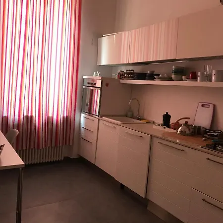 アパート Mare Sea View Apartament バーリ